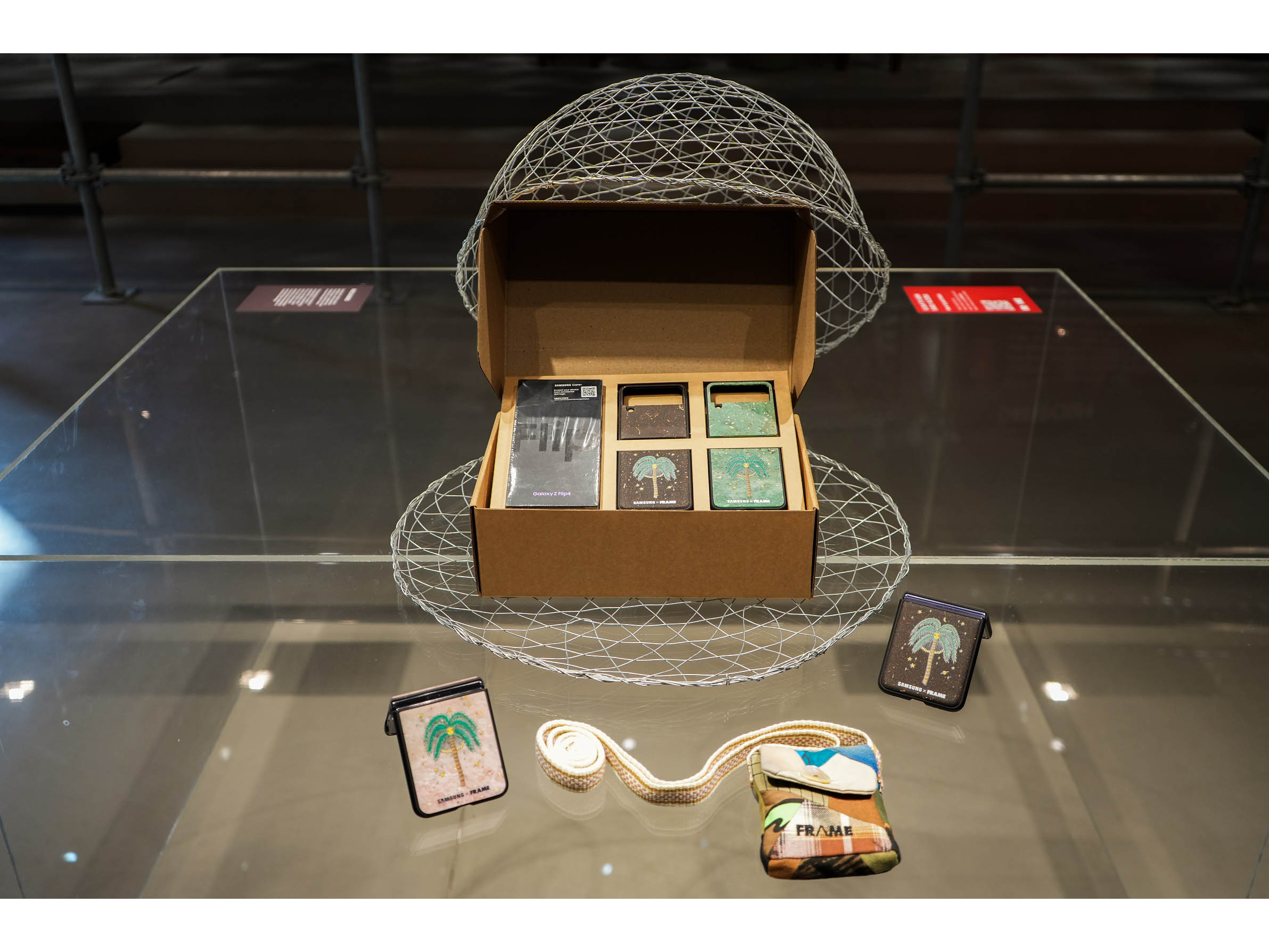 Samsung and FRAME tap local creators for Galaxy Z Flip4 accessories inspired by UAE culture Image